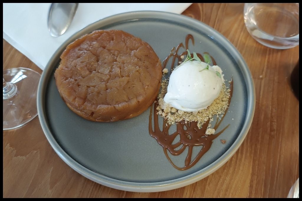 Dessert: An apple tart with ice cream 