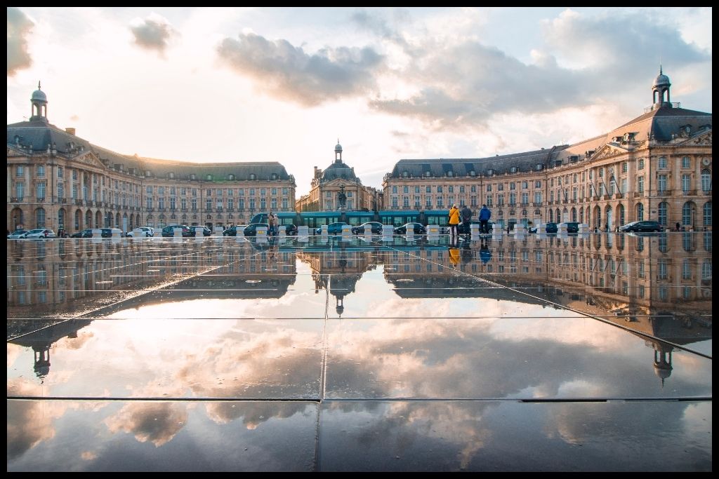 Place de la Bourse the water mirror 4 days in Bordeaux