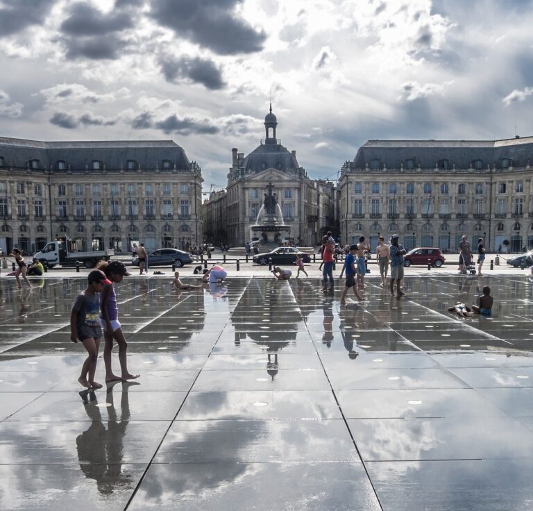 bordeaux-426444_1280