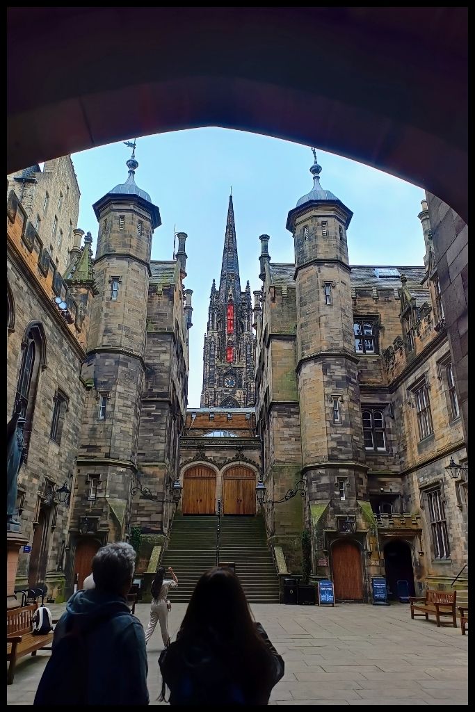 Courtyard of Edinburgh Universities New College 